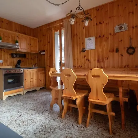 Del Rio Apartment *